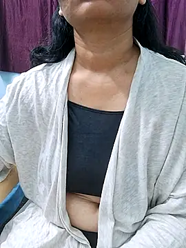 Snapshot of Jassi_Does chatting on February 27, 2025, 2:21 pm Jassi Does online show from February 27, 2025, 2:21 pm