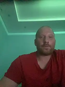 Snapshot of Krzysiekg123 chatting on October 15, 2025, 5:35 pm Krzysiekg123 online show from October 15, 2025, 5:35 pm