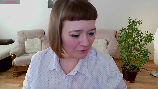 Snapshot of LizaMilfa chatting on March 6, 2025, 7:47 am LizaMilfa online show from March 6, 2025, 7:47 am