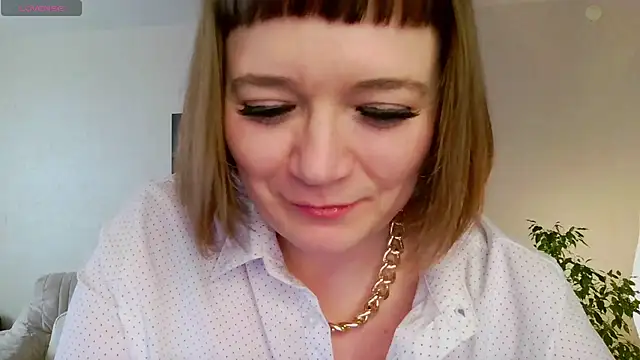 Snapshot of LizaMilfa chatting on March 20, 2025, 11:05 am LizaMilfa online show from March 20, 2025, 11:05 am