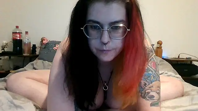 Snapshot of Tattooedlady_0626 chatting on November 8, 2025, 3:23 pm Tattooedlady 0626 online show from November 8, 2025, 3:23 pm