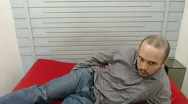 Snapshot of JhonTorres018 chatting on March 1, 2025, 10:21 pm JhonTorres018 online show from March 1, 2025, 10:21 pm