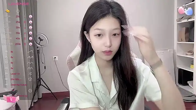 Snapshot of YaYa-521 chatting on September 14, 2025, 2:27 pm YaYa-521 online show from September 14, 2025, 2:27 pm