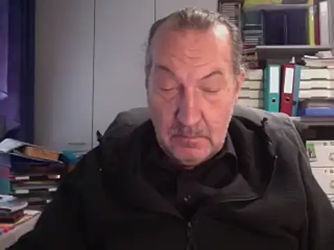 Snapshot of HMStraps01 chatting on January 15, 2025, 12:15 pm HMStraps01 online show from January 15, 2025, 12:15 pm