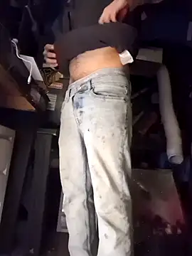 Snapshot of QueenM3 chatting on February 16, 2025, 8:54 am QueenM3 online show from February 16, 2025, 8:54 am