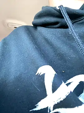 Snapshot of QueenM3 chatting on September 26, 2025, 3:27 pm QueenM3 online show from September 26, 2025, 3:27 pm