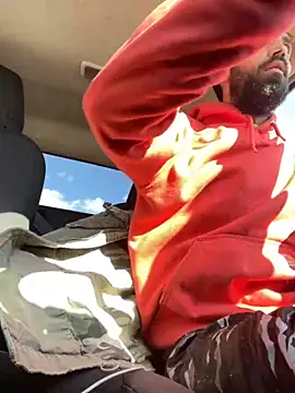 Snapshot of QueenM3 chatting on October 8, 2025, 3:42 pm QueenM3 online show from October 8, 2025, 3:42 pm