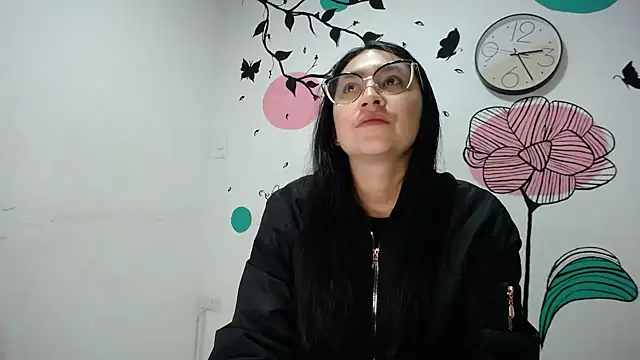 Snapshot of Arielle_lov chatting on February 28, 2025, 11:36 am Arielle lov online show from February 28, 2025, 11:36 am