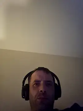 Snapshot of Nidge251 chatting on September 18, 2025, 5:20 am Nidge251 online show from September 18, 2025, 5:20 am