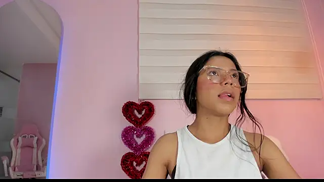 Snapshot of emily_sweett24 chatting on March 18, 2025, 12:14 pm emily sweett24 online show from March 18, 2025, 12:14 pm