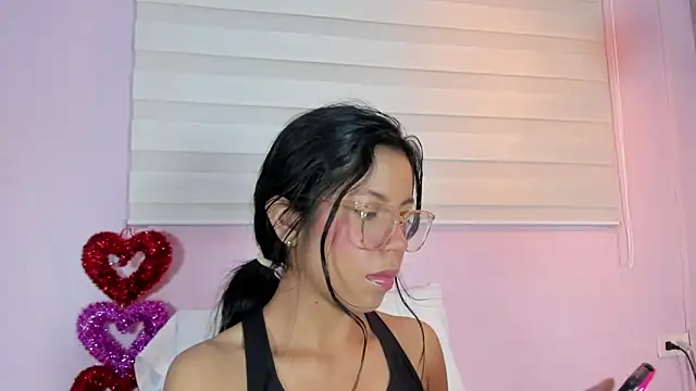 Snapshot of emily_sweett24 chatting on March 22, 2025, 12:25 pm emily sweett24 online show from March 22, 2025, 12:25 pm