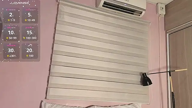 Snapshot of emily_sweett24 chatting on October 8, 2025, 12:03 pm emily sweett24 online show from October 8, 2025, 12:03 pm