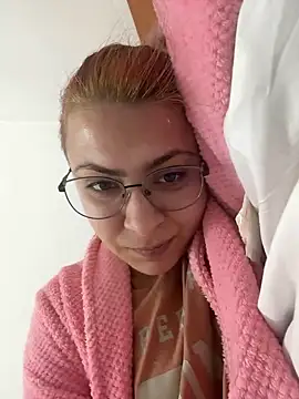 KittieHallo online show from February 22, 2025, 4:51 pm