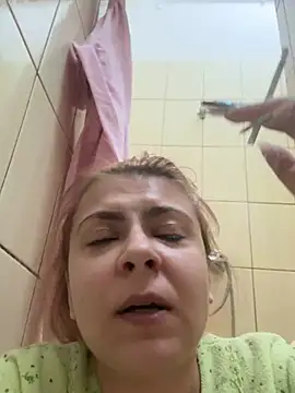 KittieHallo online show from February 24, 2025, 8:14 pm