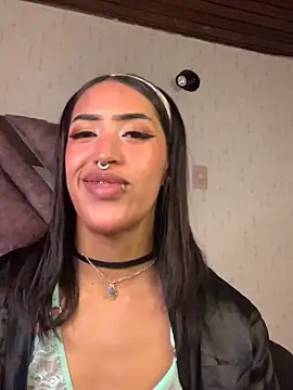 Snapshot of MichelleDiaz_Pink chatting on October 10, 2025, 9:36 pm MichelleDiaz Pink online show from October 10, 2025, 9:36 pm