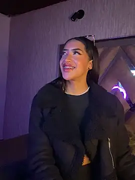 Snapshot of MichelleDiaz_Pink chatting on November 9, 2025, 1:26 am MichelleDiaz Pink online show from November 9, 2025, 1:26 am