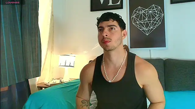 Snapshot of thomyafar chatting on November 18, 2025, 4:22 pm thomyafar online show from November 18, 2025, 4:22 pm