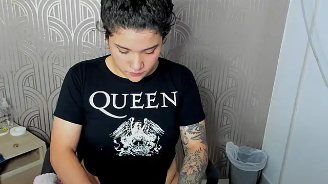 Snapshot of BloodyMaary_ chatting on February 25, 2025, 3:27 pm BloodyMaary online show from February 25, 2025, 3:27 pm