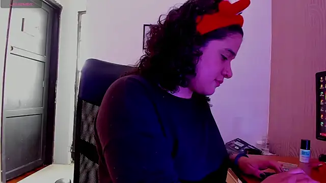 Snapshot of BloodyMaary_ chatting on November 11, 2025, 3:12 pm BloodyMaary online show from November 11, 2025, 3:12 pm