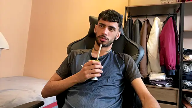 iendriw online show from November 5, 2025, 7:14 pm