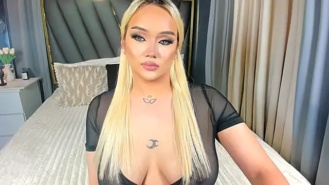 KylieSonique online show from October 23, 2025, 3:50 am