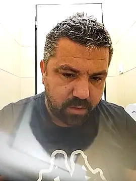 Snapshot of Alexander18edd chatting on October 2, 2025, 10:33 am Alexander18edd online show from October 2, 2025, 10:33 am