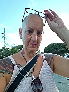 Snapshot of Emma_Milf25 chatting on September 24, 2025, 7:33 am Emma Milf25 online show from September 24, 2025, 7:33 am