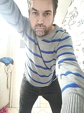 Snapshot of Openmind_42 chatting on November 5, 2025, 4:51 pm Openmind 42 online show from November 5, 2025, 4:51 pm