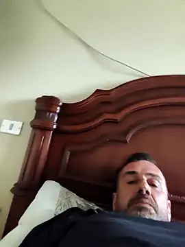 Snapshot of Andros1975 chatting on October 8, 2025, 5:32 pm Andros1975 online show from October 8, 2025, 5:32 pm