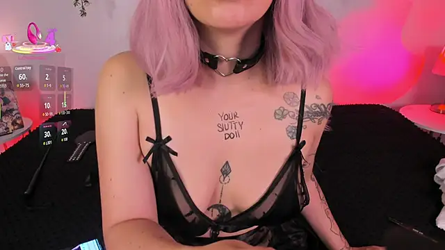Snapshot of purplemoonn_ chatting on October 24, 2025, 12:34 pm purplemoonn  online show from October 24, 2025, 12:34 pm