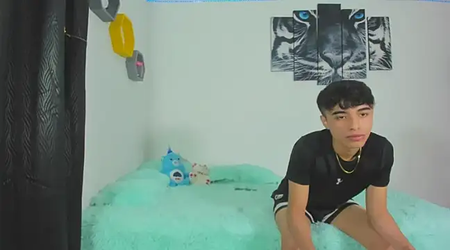 Snapshot of Maxxi_hot23 chatting on March 4, 2025, 3:37 pm Maxxi hot23 online show from March 4, 2025, 3:37 pm