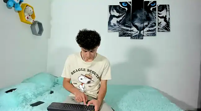 Snapshot of Maxxi_hot23 chatting on March 8, 2025, 3:02 pm Maxxi hot23 online show from March 8, 2025, 3:02 pm