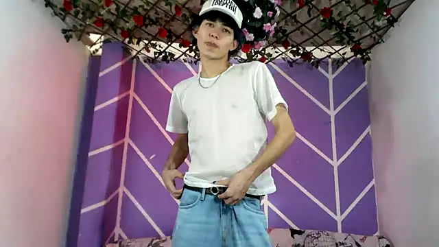 Snapshot of Maxxi_hot23 chatting on September 25, 2025, 7:28 pm Maxxi hot23 online show from September 25, 2025, 7:28 pm