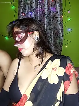 Snapshot of Exotic_couple_38 chatting on October 31, 2025, 7:15 pm Exotic couple 38 online show from October 31, 2025, 7:15 pm