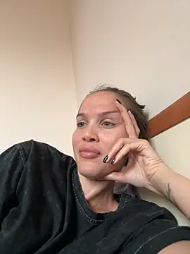 Snapshot of Beverly_Hilll chatting on October 7, 2025, 12:46 pm Beverly Hilll online show from October 7, 2025, 12:46 pm