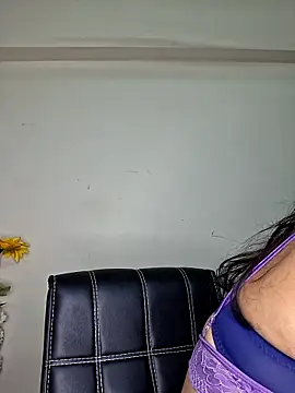 Snapshot of Noor-Bold chatting on October 29, 2025, 5:10 am Noor-Bold online show from October 29, 2025, 5:10 am