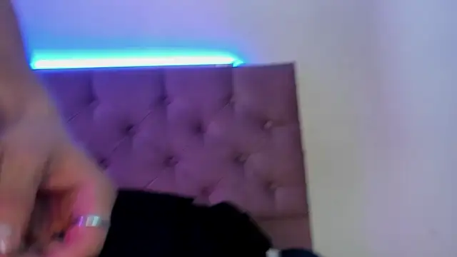 Snapshot of Andrew_Wolff chatting on March 2, 2025, 6:05 am Andrew Wolff online show from March 2, 2025, 6:05 am