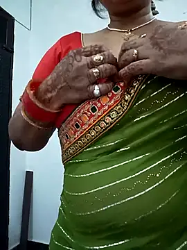 Snapshot of Neha-Bhabhi-Rasily chatting on October 13, 2025, 9:53 am Neha-Bhabhi-Rasily online show from October 13, 2025, 9:53 am