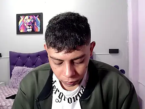 Alejandroo 22 online show from October 22, 2025, 1:33 pm