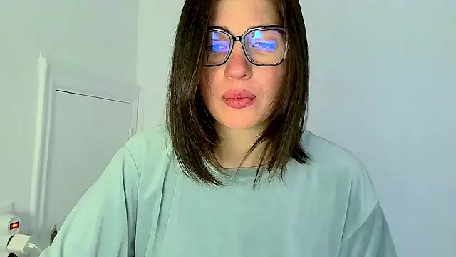 Snapshot of neferutt chatting on November 7, 2025, 10:04 am neferutt online show from November 7, 2025, 10:04 am