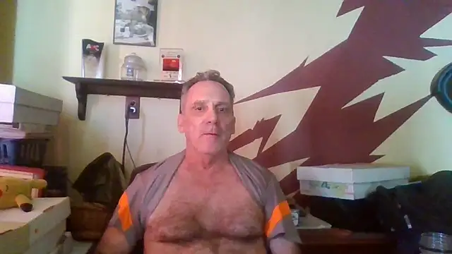 Snapshot of HunkofRock chatting on October 16, 2025, 5:58 pm HunkofRock online show from October 16, 2025, 5:58 pm