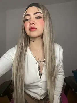 Snapshot of Mia_cullen_ chatting on October 11, 2025, 1:38 am Mia cullen  online show from October 11, 2025, 1:38 am