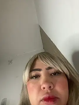 Snapshot of Mia_cullen_ chatting on October 25, 2025, 2:19 am Mia cullen  online show from October 25, 2025, 2:19 am