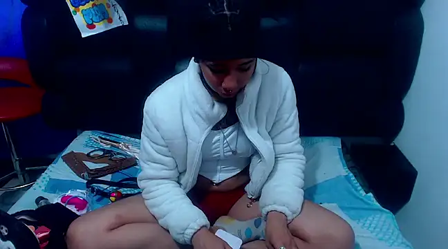 Snapshot of XxxReinaSexyBodyxxX777 chatting on March 12, 2025, 1:08 pm XxxReinaSexyBodyxxX777 online show from March 12, 2025, 1:08 pm