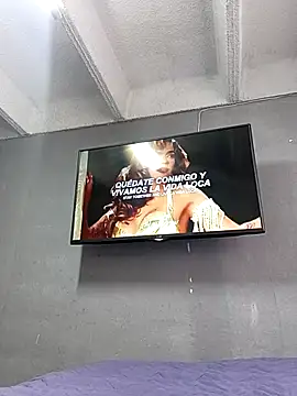 Snapshot of DaphneRosses chatting on September 29, 2025, 1:49 pm DaphneRosses online show from September 29, 2025, 1:49 pm