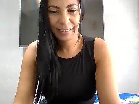 Snapshot of DaphneRosses chatting on November 2, 2025, 8:00 pm DaphneRosses online show from November 2, 2025, 8:00 pm