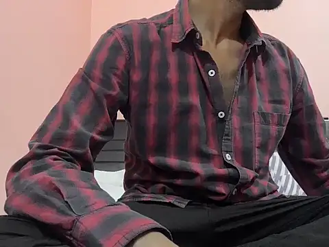 Snapshot of yours_devil__ chatting on November 4, 2025, 9:14 pm yours devil online show from November 4, 2025, 9:14 pm