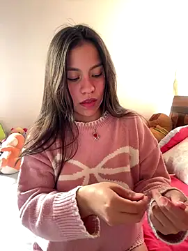 Snapshot of -Selene- chatting on October 9, 2025, 7:56 pm -Selene- online show from October 9, 2025, 7:56 pm