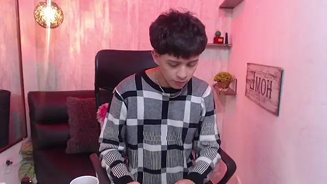 Snapshot of Sam_Daves chatting on March 18, 2025, 5:10 pm Sam Daves online show from March 18, 2025, 5:10 pm