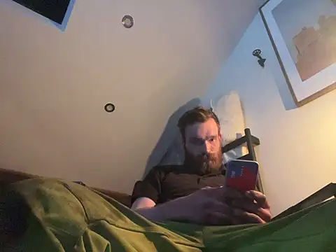 Snapshot of LKC94 chatting on March 18, 2025, 1:21 am LKC94 online show from March 18, 2025, 1:21 am